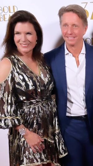 Kimberlin Brown Instagram - So happy to attend the 37th Anniversary #party of @boldandbeautifulcbs @fannysrestaurantandcafe so proud to have been a part of this amazing journey. So blessed to work with such a #talented group of people in front of the camera and behind the scenes. #happyanniversary #daytimetv #daytimedramaqueen #daytimedrama #villainess #sheilacarter @sean.kanan @katherinekellylang @jacquelinemwood_1 @ashleyaubra #bradbell #edscott #marilynmonroe dress by @ginasboutiqueoc
