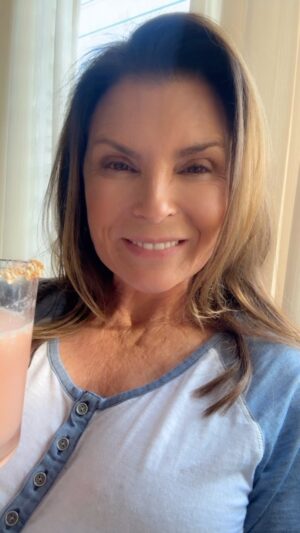 Kimberlin Brown Instagram - Congratulations to the Emmy award nominees that were released tonight for outstanding actress, and outstanding actor! @jacquelinemwood_1 @sharonlcase @therealstafford @finolafilona @missyclaireegan @iamthorstenkaye @peterbergmanyr @myjasonthompson @mauricebenard @inlikebillyflynn  #proud of you all!!! @boldandbeautifulcbs @youngandrestlesscbs @generalhospitalabc @dayspeacock #daytimeemmys #daytimeemmynominee #martinis