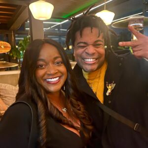 Kimberly Brooks Instagram - Reunited with my old friends and cast mates at the Owl house party!!😎 
•
•
•
•
•
•
#stevenuniverse #skara #owlhouse #owlhousefanart #stevenuniversefuture #vó #voiceoverartist #cast #voiceactors #bigcitygreens #castmates