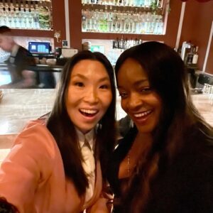 Kimberly Brooks Instagram - Reunited with my old friends and cast mates at the Owl house party!!😎 
•
•
•
•
•
•
#stevenuniverse #skara #owlhouse #owlhousefanart #stevenuniversefuture #vó #voiceoverartist #cast #voiceactors #bigcitygreens #castmates