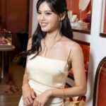 Kimberly Chia Instagram - Felt absolutely golden with @goldheartjewelry ✨ Love the pieces I’m wearing, the rounded curves of the 999 Gold Waterfall Beads, dainty yet lavish 😍 @goldheartjewelry #goldheartjewelry #BejewelledParty #GrandOpening #999Gold