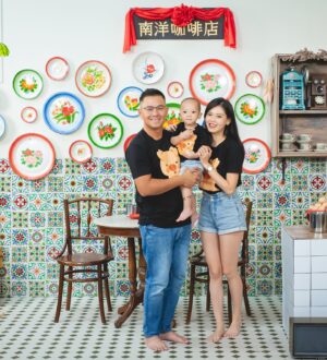 Kimberly Chia Instagram - *GIVEAWAY* 

Photoshoots at different stages of Kyzen’s life is really my favorite thing to do 😍 LOVE this themed family photoshoot with @tinytoddsg ✨

I really think the best gift we can give are memories which is why @tinytoddsg and I would love to gift a complimentary Family Theme photoshoot to 1 of you!☺️ 
All you have to do is: 
1. Be following me and @tinytoddsg
2. Like this photo 
3. Comment “I would love a family photoshoot” 

Giveaway will end on 24th Jan, 2359 and we will contact the lucky winner 🥰