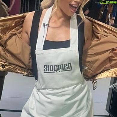 Kimberly Wyatt Instagram - Whipped up some fun in the kitchen with the Sidemen! 🍳🎉 #KitchenFun #SidemenAdventures Behind the scenes silliness while crafting the Britney Spears knife dance with my fave human @kriskolour 🤣