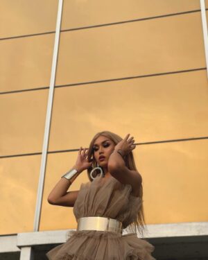 Kimmy Couture Instagram - Hi! I missed you 🤍
Its been a year wearing this outfit for Meet and Greet. I think its about time to post it 🤍☺️