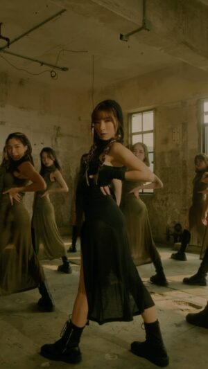 Kira Chan Instagram - I love this piece so so so much 🔥🔥🔥
Check this out on my YouTube channel 🎥

Director : kira chan
Choreographer : @ng_christy 
Dancers: @unix_under10 
Dancer credit:
UNIX DANCE TEAM
Maggie
Ceci
Triangle
Haylee
Gladys
Kayan
Carrie
Hoiyi
Hazel
Hitung
Colette
Soso
Yung
Noelle

Video shooting & editing: @yiumanf @ultra_tang 
Hair stylist: @larryho_hairstylist 

#groovingwithkira #dune
