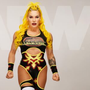 Kira Magnin-Forster Instagram - 🖤💛 Snatched and unmatched. @aew 

💄 @dear.salem @aewglam 

📸 @brainbuster_