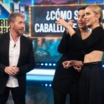 Kira Miró Instagram – Volver a @elhormiguero es volver a casa!!
Esta noche presentamos Perverso junto a mi querida @esmepimentel 👯
@serieperverso

Look by @beavaldiviac @tomy_hilfigerr @elisabettafranchi @maxmara @bashparis @unode50 @zagbijoux @celine

💄📷 @rebecatfigueroa @guccibeauty