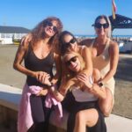 Kira Miró Instagram – La amistad que te carga las pilas!!! Gracias mi pozo querido por este reencuentro que tanto necesitaba!
Mes neñas leeeendaas…#lashamo #amistadlibertad