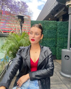 Kirrilee Berger Instagram - If 10 people comment “MORE” I’ll announce more music 👀👀👀