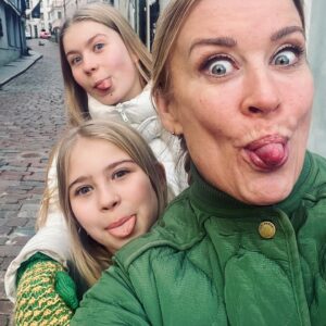 Kirsi Alm-Siira Instagram - 10 satunnaisesti valittua hetkeä vuodelta 2023. Onhan tässä vielä reilu viikko jäljellä, mutta tähän mennessä ei juurikaan nillitettävää.