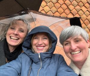 Kirsten Ramsay Instagram - Rainy lunchtime walk!
We’re very happy to be back filming and despite the damp conditions we’re still smiling!

#suziefletcher and new textiles conservator, Rebecca  @bissonnetr 
#kirstenramsay 

#conservation #restoration #ceramics #ceramicconservation 
#ceramicconservator 
@therepairshoptv @wealddownmuseum