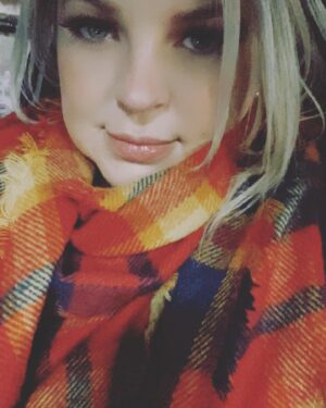 Kirsten Storms Instagram - $5 @target scarf. 🙌🏼 (Don’t sleep on that section in the front of the store.) I ♥️🎯