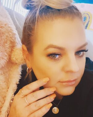Kirsten Storms Instagram - My life rn: I’ve been binge watching @rupaulsdragrace on a serious level. #pursefirst Thanks to my little sis @littlestorms for getting me hooked. 🥰 Also, rocking this top knot every-single-day since the bottom half of my hair has a buzz cut. I kinda dig it and honestly it’s keeping me a little cooler in this craaaazy heat. Crocheting many many things right now…finished a super cute summer top for Harper (pattern by @themoulehole - check out her kids patterns. They’re beyond adorable) I will post a photo of it in my stories. Spending lots of time with my little love bug Harper. She remains THE BEST kid ever. She’s been living for swim time at Auntie @emmerylan’s house and Barbies. Lots of Barbies. And lastly, my doctor says I’m healing really well. 🙌🏼 That is all. Hope everyone is having a wonderful holiday weekend! Sending love ❤️ PS. How cute is the jewelry I’ve gotten from my @rocksbox?! Their stylists have stepped up my accessory game and I’m here for it. Thank you Instagram for targeting me for their ad. It worked. #thisisnotanadforanything #butwatchDragRace #ItsGorgHenny nails by @salon_demanucure