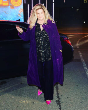 Kirstie Alley Instagram - Here I Go @bbuk 
#launchnight #bbuk #eyeofthestorm #cbbuk #bigbrother #bigbrotheruk #celebritybigbrother #celebritybigbrotheruk #socialexperiment #uk #london #borehamwood #usa #la #hollywood #actress #housemate #teamplayer