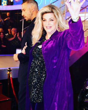 Kirstie Alley Instagram - Here I Go @bbuk 
#launchnight #bbuk #eyeofthestorm #cbbuk #bigbrother #bigbrotheruk #celebritybigbrother #celebritybigbrotheruk #socialexperiment #uk #london #borehamwood #usa #la #hollywood #actress #housemate #teamplayer
