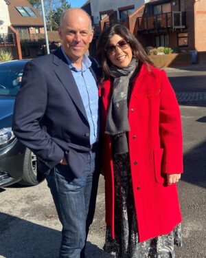 Kirstie Allsopp Instagram - I bought this coat in 1999 from @thecrossshop, and wore it for the pilot of @c4locationsofficial.
We then went on to make Relocation, Relocation, which is how we met @shanemccoubreyart, these earrings were a present from him. Shane is one of our favourite house hunters, and yours too it seems.  Phil & I are so lucky still to be doing this job, today we are filming @loveitorlistituk in Portsmouth. 😘