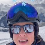 Kirstie Allsopp Instagram - It’s not all work and my insta should not give the impression that it is 😘❄️🎿