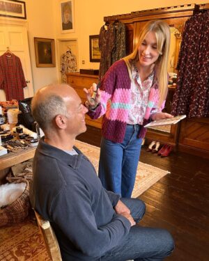 Kirstie Allsopp Instagram - Back at work and a special treat, we’ve got make up.  We don’t usually have glamour help on @c4locationsofficial or @loveitorlistituk but when Phil and I do studio work (which usually means being at mine 🙄) we do. #yippee #makeupartist @emma_pats_mua