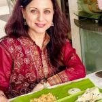 Kishori Shahane Instagram – Had a feast for Sankashti Chaturthi 
Amras,sabudana khichadi,kelichi bhakri,danyachi kadhi,danyachi chatni and ras-malai ..😋
Courtesy @sanjayrane ‘s 

#jalgaon #jalgaonkar #khandesh #khandeshi #instagood #instagram #sanjayleelabhansali #hiramandi 

Khandesh Fast Ganpati Bappa Morya