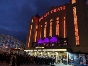 Kitty Flanagan Instagram - Thank you Melbourne! To quote dirty dancing, I had the time of my life. First time doing my own show at the amazing Palais theatre. Loved it so much - I’m going to do it again on the 17th of November. Tell your friends! This is another encore performance of the Melbourne comedy festival show I did earlier this year. 

Perth get ready, I’ll see you in a couple of days! 😻X