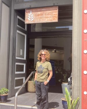 Kitty Flanagan Instagram - Back on the road and so happy to be back in Newcastle. Had breakfast @momowholefood - my new favourite cafe in all the land. (Trigger warning for bacon-lovers - it’s a plantbased menu and its delicious!) See you tonight @civictheatrenewcastle for our 6th and final show! #temporarynovocastrian #kittyflanaganlive