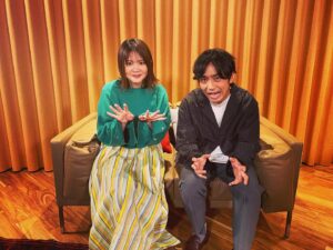 Kiyoe Yoshioka Instagram - お陰さまで、我々いきものがかり🌟
３月１５日でデビュー１６周年を迎えました🎉😆

曲を聴いてくださるあなた、
支えて来てくれた、支えてくださっている周りの方々❕
ありがとうございます😊

最近はいきものチームでスタジオ作業もしたり❕新しくキラキラしたものが生まれてくる瞬間にわくわくしています🔥

デビュー日、ファンクラブのみなさんと一緒に過ごせたオンラインイベント㊗️✨
超楽しくてよく笑って、ふざけておりました🤣
島田秀平さんの手相占いには、メンバー２人とも大盛り上がり‼︎島田さんありがとうございました❗️

周りのみなさんの温かさに感謝しながら、いきものがかりはこれからも歩んでいきます🚶‍♀️🚶‍♂️

よっしゃ！まだまだここから🔥

#いきものがかり 
#デビュー記念日
#いきものがかりデビュー16周年