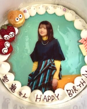 Kiyoe Yoshioka Instagram - ２月２９日⚪️my birthday🎂✨

4年ぶりにお誕生日が来ましたっ🤩

お陰さまで１０才になりました❕
（１０回目のお誕生日。）

というか４０才になりました🟠

皆様に、ぜんぶに感謝⚪️

昨日今日と、スタッフさんやメンバーに祝ってもらいました！ありがとうございます✨

たくさんメッセージをいただきありがとうございます‼︎

４０才らしく、しじゅう楽しんでいきたいと思います✌️