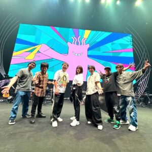 Kiyoe Yoshioka Instagram - お陰様でツアーを無事に完走することができました！
ツアーに来てくださったあなた🟠
素敵なツアーを一緒につくってくれて
本当に本当にありがとうございました✨
配信で観てくださった方も！見守ってくださったあなたも、ありがとうございました✨‼︎

頼もしくて最高の音を一緒に奏でてくれるサポートメンバー。愛あふれるスタッフの皆様に感謝🙇‍♀️🌱
支えてくれた、関わってくださった全ての皆さんに感謝を💖💛🩵

スペシャルゲストの上白石萌音ちゃん！
「帰りたくなったよ」一緒に歌えてうれしかったです🥰丁寧に大切に歌ってくださり感激でした。
そしてあばれるさん！ポジティブパワーが凄いっ⚡️🌞会場のみんなも超びっくりしていましたね‼︎
そして〝横浜にじゅうまるダンサーズ〟の皆様！一緒に盛り上がれて楽しかったです‼︎
元気なパワーが最高！
みなさん本当にありがとうございました✨

ツアーに来てくださったあなた、あらためて特別で大切な最高の時間をありがとうございました✨

走り切れたこと、安堵。
リフレッシュしつつ、前進していきます🌱
これからもよろしくお願いしますっ🌳

「運命ちゃん」まだ聴いていない方は、是非とも聴いてみてくださいね🩵MVも是非！

１１月２日、武道館ライブもお楽しみに🤩

き🟠