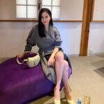 Ko So-young Instagram - BURBERRY 🖤 📸 SS24 컬렉션 프리젠테이션. #burberry #버버리 #광고
