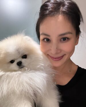 Ko So-young Instagram - 코코포뇨랑 화장지우기전 📸 나만 신남🤣
오늘 make-up 💕내스타일 💕
#seoulbase