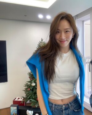 Ko Sung-hee Thumbnail - 42.1K Likes - Top Liked Instagram Posts and Photos