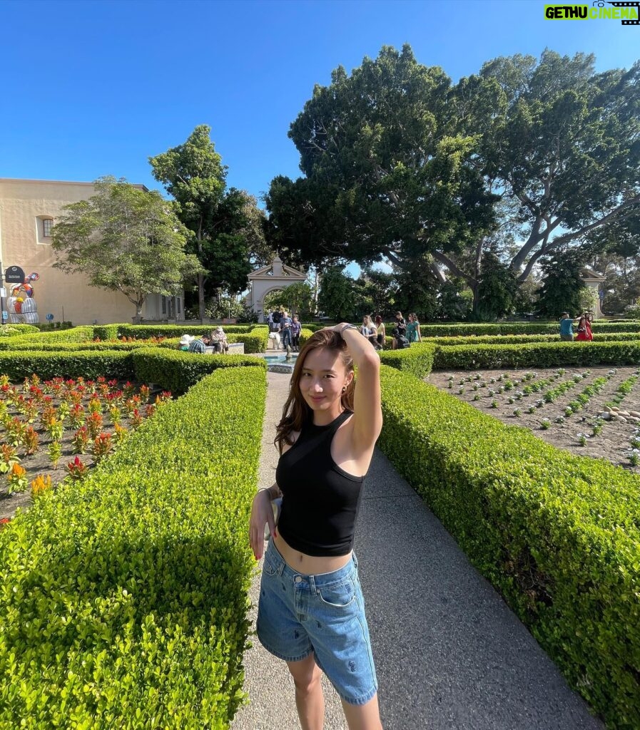 Ko Sung-hee Instagram - 🇺🇸☀️🏖️❤️🐚 #mybirthdaytrip - 2 (late post) My favorite📍 ▪️#sandiego ▪️#coronadoisland ▪️#coronadobeach w/ my all-day 🩴@birkenstock 👖@iter_official 🖤