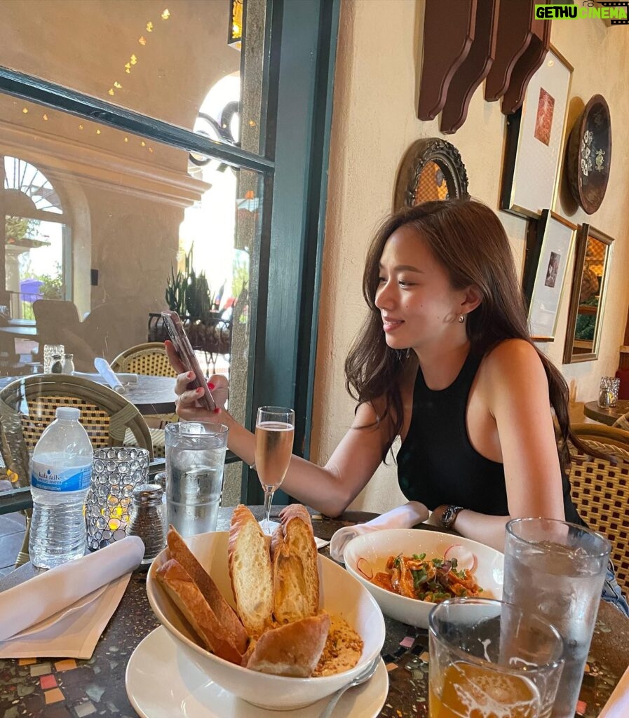 Ko Sung-hee Instagram - 🇺🇸☀️🏖️❤️🐚 #mybirthdaytrip - 2 (late post) My favorite📍 ▪️#sandiego ▪️#coronadoisland ▪️#coronadobeach w/ my all-day 🩴@birkenstock 👖@iter_official 🖤