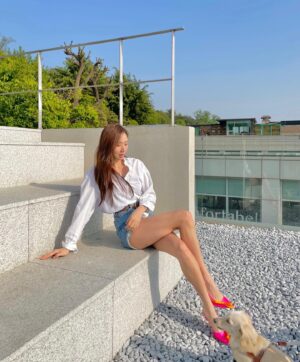 Ko Sung-hee Thumbnail - 32.6K Likes - Top Liked Instagram Posts and Photos