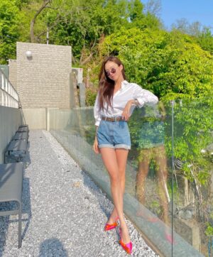 Ko Sung-hee Thumbnail - 32.6K Likes - Top Liked Instagram Posts and Photos