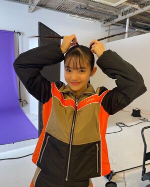Kohaku Shida Instagram - NYLONさんのソロでの登場は
今日が最後でした🍞

なんの日が皆さんお好きでしたか〜？

#nylonjapan
#365_志田こはく 
#365anniversary