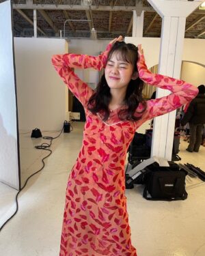 Kohaku Shida Instagram - NYLONさんのソロでの登場は
今日が最後でした🍞

なんの日が皆さんお好きでしたか〜？

#nylonjapan
#365_志田こはく 
#365anniversary