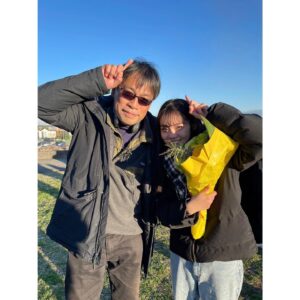 Kohaku Shida Instagram - ｢暴太郎戦隊ドンブラザーズ｣
最終話。

携わってくださった関係者の皆様、
スタッフの皆様、
そして仲間と駆け抜けてきたこの一年間は、
贅沢すぎる幸せな日々でした。

そしてこの一年間、応援してくださった皆様
本当にありがとうございました！
皆様がいてこそのドンブラザーズです。

いつまでもドンブラザーズが
皆様の記憶の中に永遠に残り続けますように。

縁を結んだ人とは、
どんな形であってもまた必ず出会える。
みんなオニ大好き！また会いましょう！

めでたしめでたし！
🍑🤝🏻👑