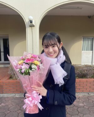 Kohaku Shida Instagram - このあと23時より
｢リビングの松永さん｣最終話の放送です。

ずっと一緒にいてくれた美己とりっちゃん♡
温かい皆さんに囲まれながら
楽しくお芝居することができました！
ありがとうございました👧🏻

最後までお楽しみください🏠