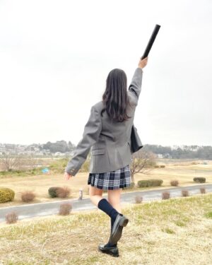 Kohaku Shida Instagram - 私ごとではありますが、
先日、高校を卒業いたしました🌸

沢山の方の支えがあり、無事卒業することができました。
3年間、支えてくださった皆様、
本当にありがとうございました！

これからはよりお仕事に専念しつつ、
これまで以上に精進して参ります。

今後ともよろしくお願い致します！

写真はDuetのオフショット🎓