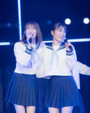 Kojima Karin Instagram - #渋谷凪咲卒業コンサート 2days 🌼
⁡
⁡
1日目は笑いあり涙無し。
2日目は笑いなし涙あり。
⁡
感情が騒がしい2日間でした😂
⁡
1曲ずつ大喜利のお題に沿った事をするという、ハチャメチャで前代未聞の卒コン！どうなるかと思いましたが、やっぱり凪咲さんは偉大でした。
⁡
電気ナマズ⚡️もリーゼント😎も
こじりん下がって も。いい思い出です!!
⁡
そしてそんな楽しい時間を過ごせば過ごすほど凪咲さんを見送る寂しさは増すばかりで…
思い出を振り返ってこんなにも涙が流せるほど、同じ熱量で向き合い続けられた事。そしてそんな大切な人に出会えた事が本当に幸せだと心から思いました🌱
⁡
⁡
コンサートの様子は、アーカイブ配信でもご覧いただけます!! ぜひ見てください☺️🌼