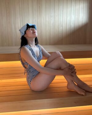 Konomi Naito Instagram - 時間の止まる空間😌

夏はBBQしたり花火したり
オープンテラスからそのまま海に行ったりしたい🏖️

大人数でも泊まれるのが良き◎

ありちゃんありがとう〜っ🧖‍♀️🧖‍♀️🤍

@haku_akazawa

#サウナ 
#サウナ女子
#sauna
#saunatime 
#伊豆高原
#熱海
#赤沢
#hakuakazawa