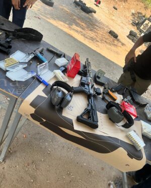Konomi Naito Instagram - REAL GUN SHOOTING in Thai🇹🇭🔫

友人の紹介で普通ではなかなか入れない場所で
プロの早撃ち選手の方に指導して頂き

実弾で、4種類の銃を撃たせてもらいました👍

今まで何度かガンアクションをやって来ましたが、実際に撃ったことがなく今まで想像の中でお芝居していましたが、これからはこの経験を活かしてよりリアルなガンアクションができるといいなと思います✨

本当に最高で貴重な体験でした！
また必ず来ます！

Special thanks
@bank_pluto 
@lalissaa 
@chong.nom 
@fursan.misadama
