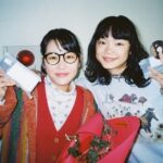 Kotone Furukawa Instagram - * 【CM】動画配信サービス「Paravi」第2弾新TVCM に出演しています ・ 先輩後輩コンビ再び🦸‍♀️🦸‍♂️♡ お正月は是非paraviにどっぷり浸かってみてはいかがでしょー ・ 手に持ってるのはお揃いカメラとなぎちゃんステッカー！お気に入りのノートに貼りましたペタ