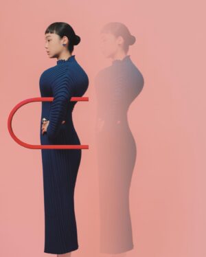 Kotone Furukawa Instagram - *
【雑誌】「装苑 2022年1月号」
表紙、特集巻頭企画に登場しています
・
mottyさんの手にかかれば世界はじゆう
・
art director: @_motty_ 
camera: @yoshitakehamanaka 
stylist: @eieioieie 
hair&make: @kyontokio