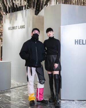 Kozue Akimoto Instagram - 『Born to go.』
@helmutlang
with @doxpeter 🖤
#HLSS24 #HELMUTLANGSS24 #PR