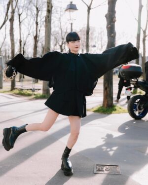 Kozue Akimoto Instagram - 🦅
#pfw #sacai