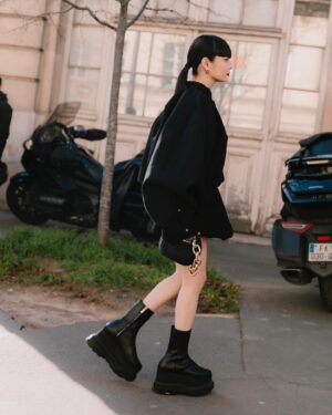 Kozue Akimoto Instagram - 🖤
#pfw #sacai