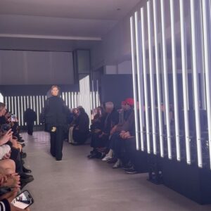 Kozue Akimoto Instagram - 💙sacai💙
#pfw #sacai