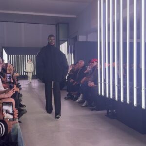 Kozue Akimoto Instagram - 💙sacai💙
#pfw #sacai